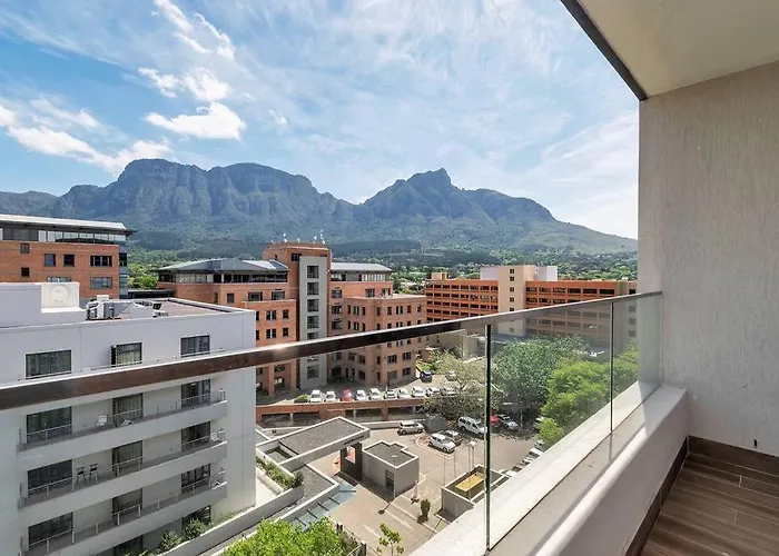Rooftop With Breathtaking Views Of Table Mountain.