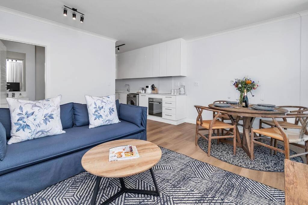 Apartment Rooftop With Breathtaking Views Of Table Mountain. Cape Town