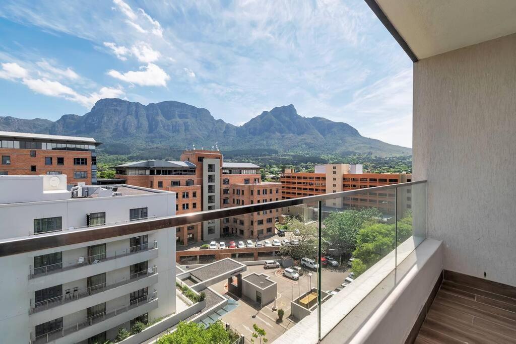 Rooftop With Breathtaking Views Of Table Mountain. Cape Town