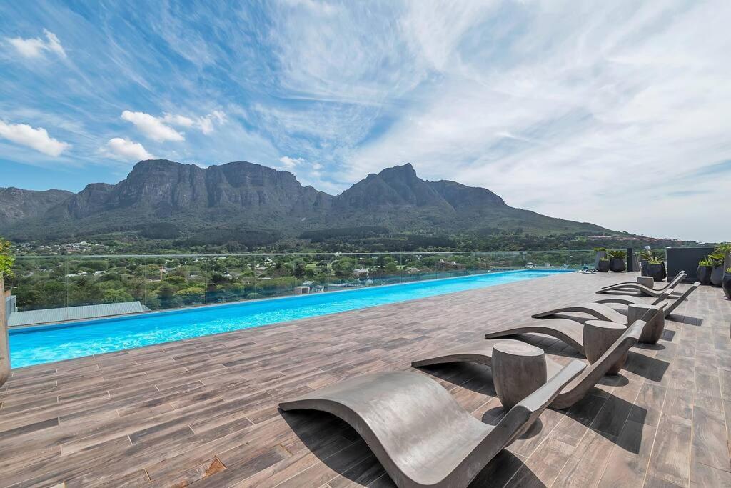 Rooftop With Breathtaking Views Of Table Mountain. Apartment Cape Town